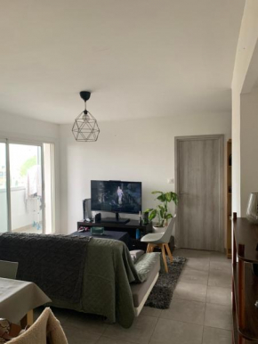 Chambre dans appartement proche école MBS